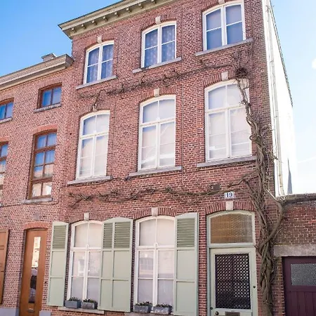 West Bed & Breakfast 2*