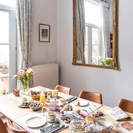 West Bed & Breakfast 2*